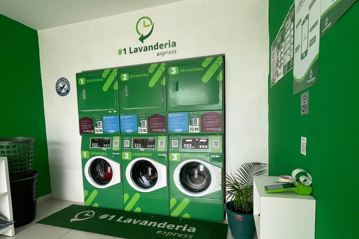 Como separar roupas antes de levar à lavanderia